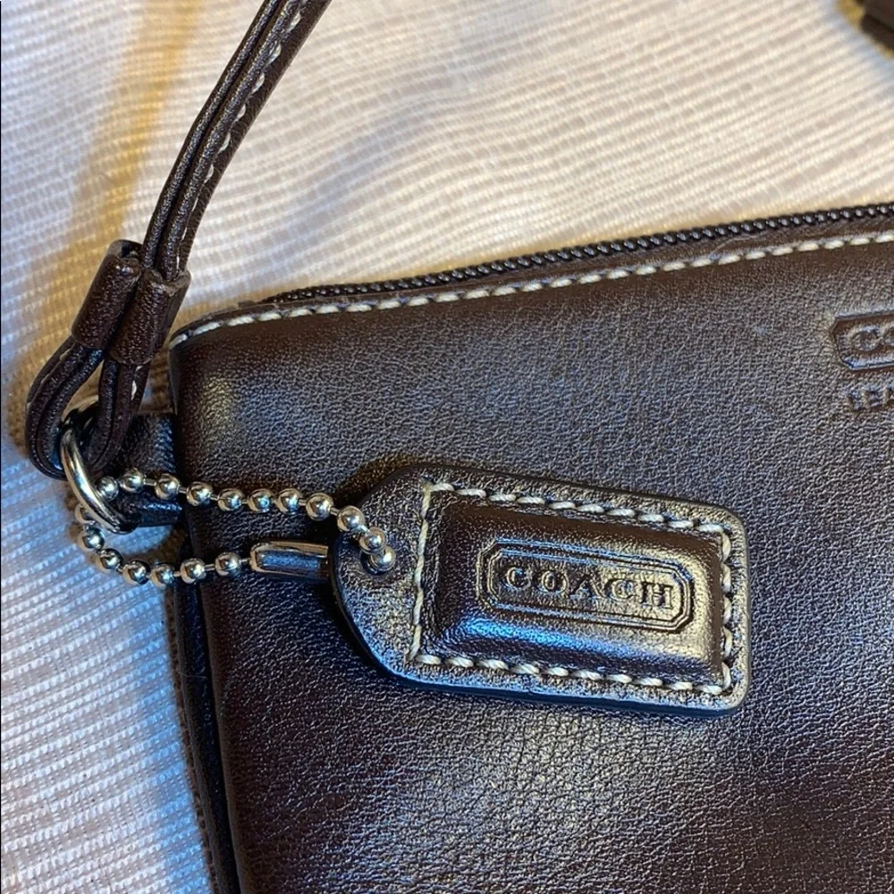 Coach never used☀️see